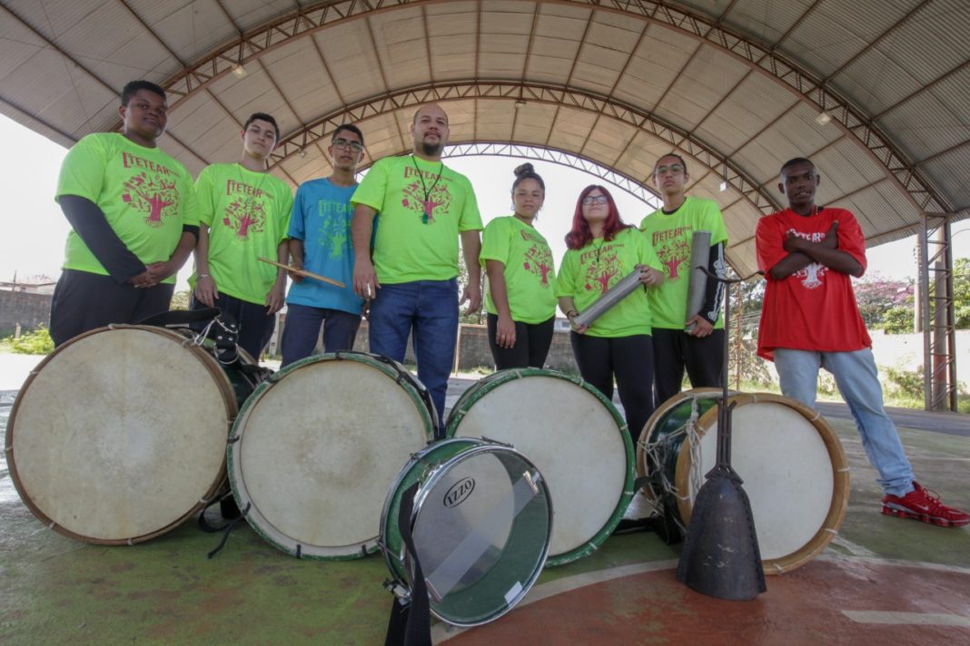 Arte e tecnologia para transformar: temas são destaque em oficinas de escolas públicas de Campo Largo e Piracicaba